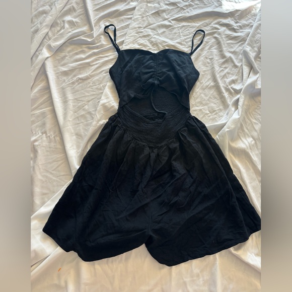 Hollister Pants - Hollister black flirty romper size XS stretchy fabric front cutout girly cute